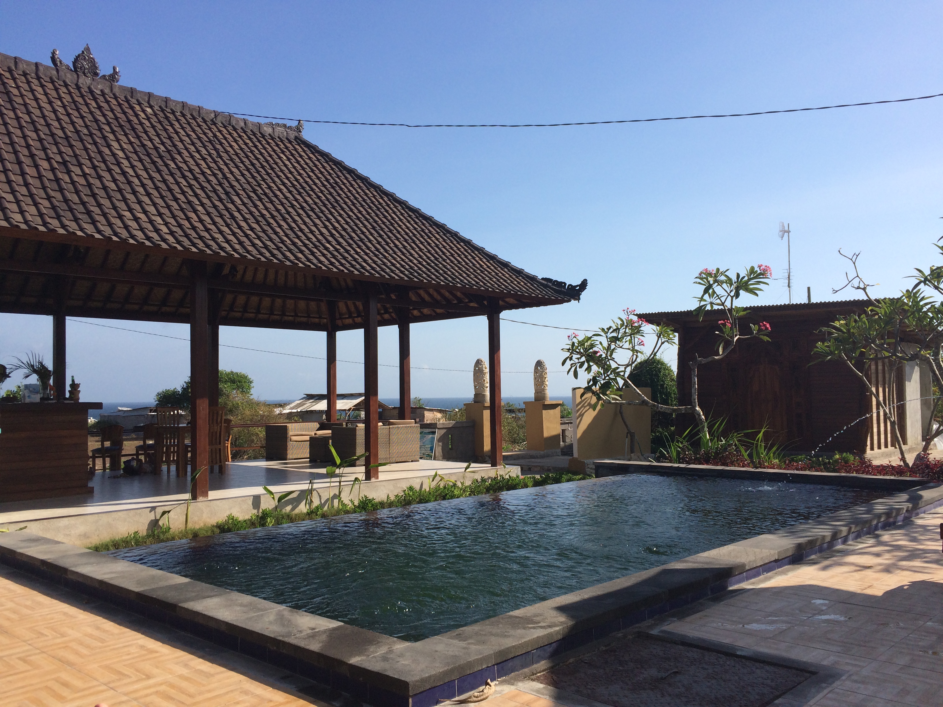 Exceptionally Clean and Comfortable Budget Accommodation in Nusa Lembongan with Swimming Pool! Kubu Sunset